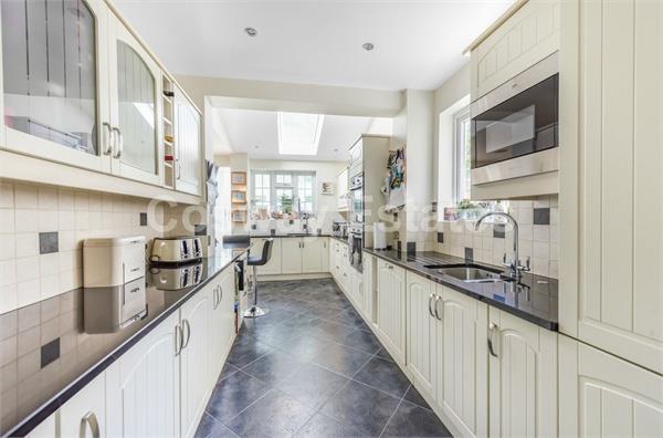 Holmwood Grove, Mill Hill